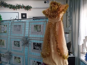 Выставка "История новогоднего костюма"